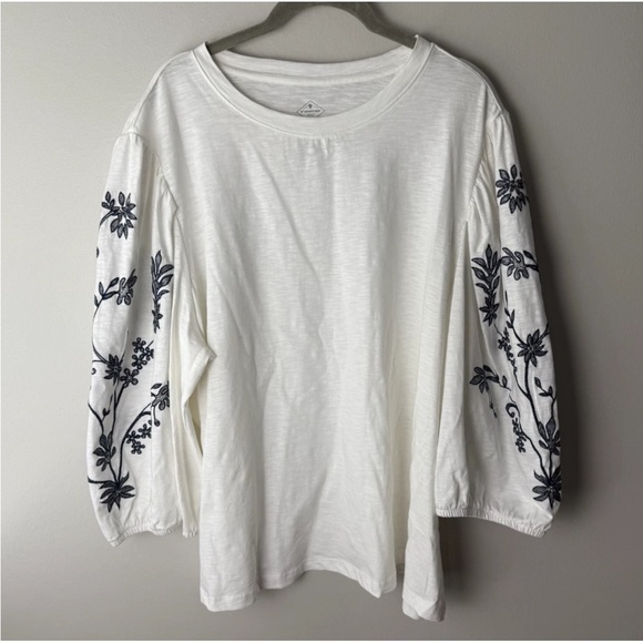 St. John's Bay Top Plus Size 2X 3/4 Sleeves Floral Embroidered Cotton Ivory Navy - Picture 2 of 7